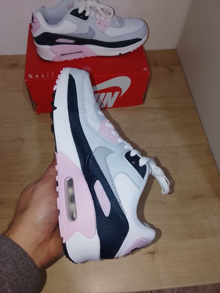 Nike Air Max 90 taille 37.5 - photo numéro 3
