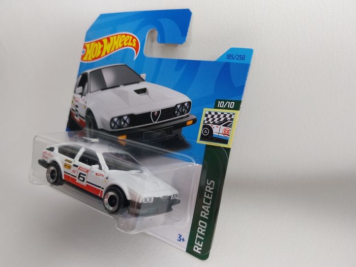Hot Wheels Alfa Roméo GTV6 3.0 2023 - photo numéro 3