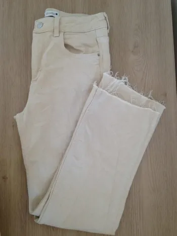 Jean taille haute jambes droites S 36 Zara
