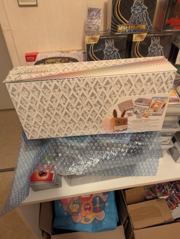 Spc coffret super premium évolutions prismatiques neuf scellé ev8.5 - photo numéro 4