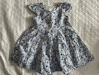 Jolie robe 6 mois en tbe fleurie