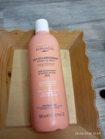 Lait éclaircissant , byphase, neuf 