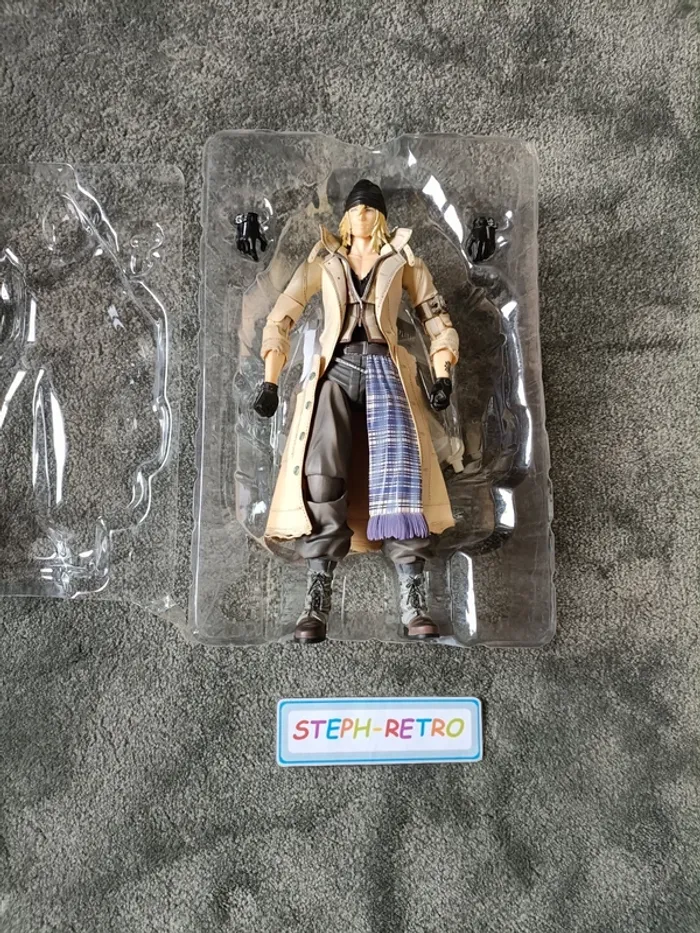 Final fantasy play arts snow Villiers - photo numéro 3