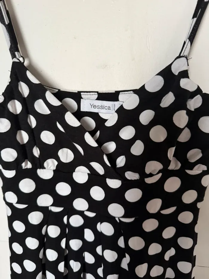 Robe noire a pois blanc - photo numéro 2