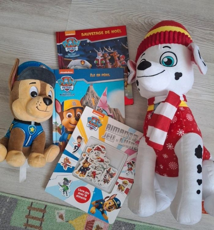Lot pat patrouille livres et peluches comme neufs