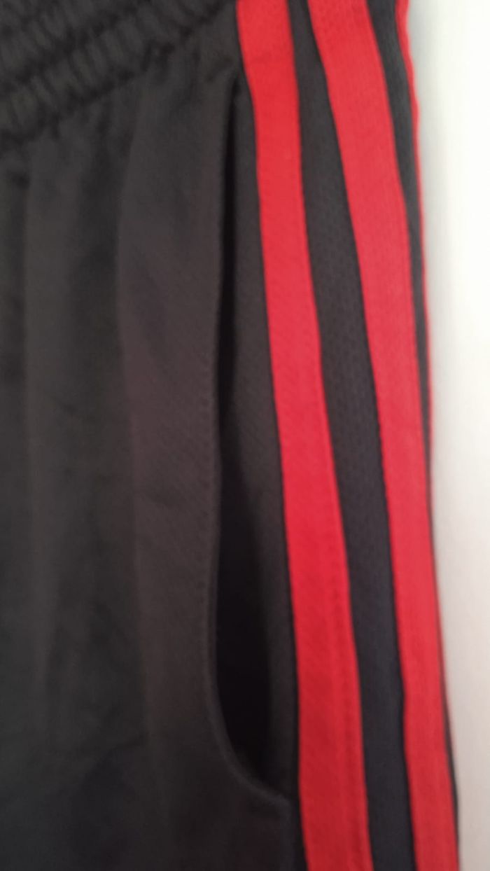 ⚡ Adidas Junior – Short Noir à Rayure Rouge – 14A - photo numéro 6
