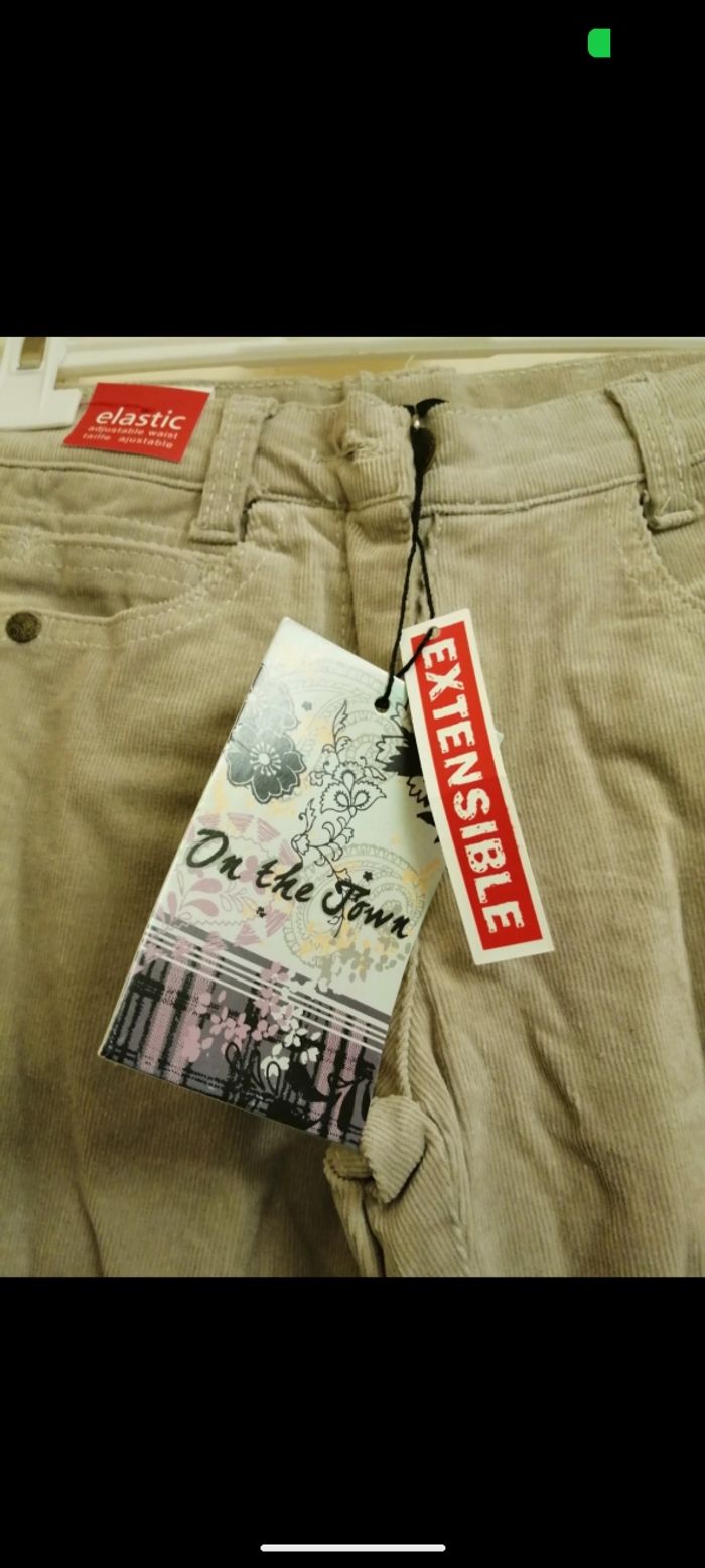 Magnifique pantalon On The Town velours côtelé. Taille 8 ans - photo numéro 3