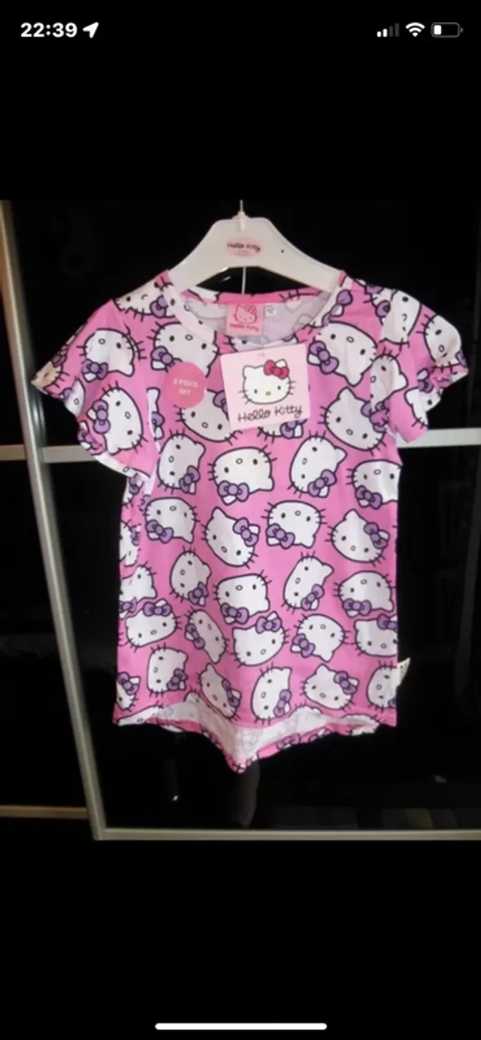 tee-shirt  tunique + leggins caleçon HELLO kitty taille 5 / 6 ans 116 cm • Neuf avec étiquette - photo numéro 2