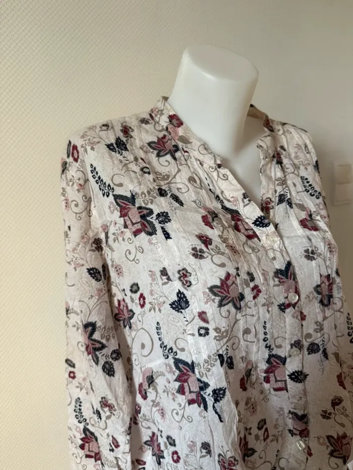 Blouse à fleur grande taille en très bon état taille 48 vetissimo - photo numéro 2