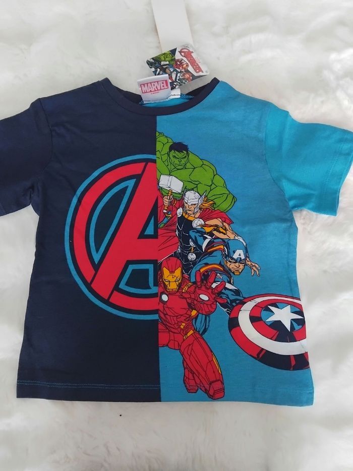 Tee-shirt garçon Avengers Marvel neuf avec étiquettes 8 ans