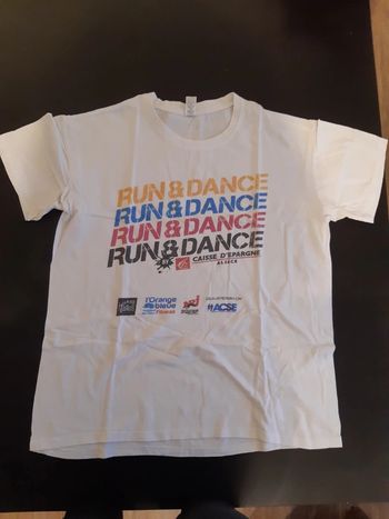 T shirt run & dance