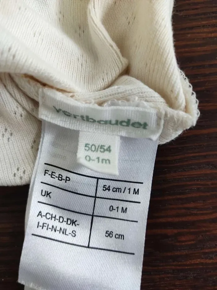 Lot de 2 bonnets de naissance de marque Vertbaudet taille 0 - 1 mois - photo numéro 2