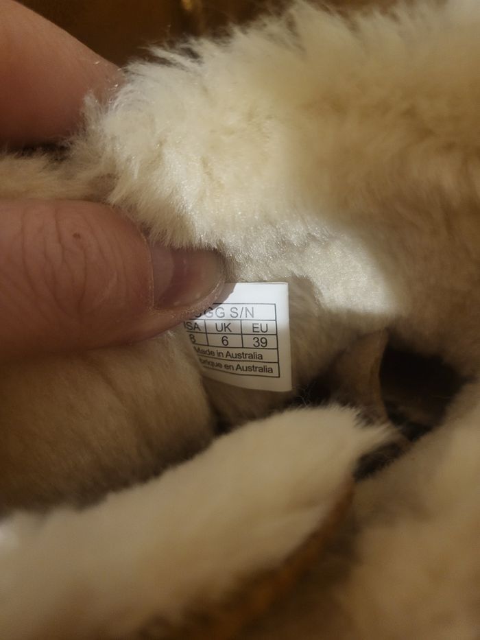 UGG Bottes - photo numéro 5