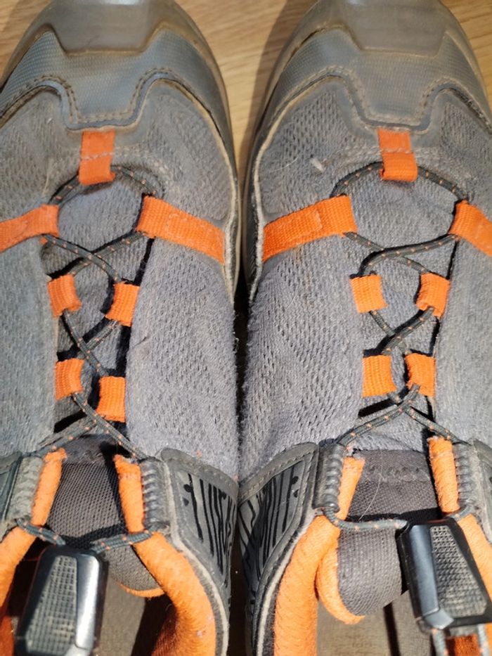 Chaussures de randonnée enfant grise et rouge taille 35 - photo numéro 9