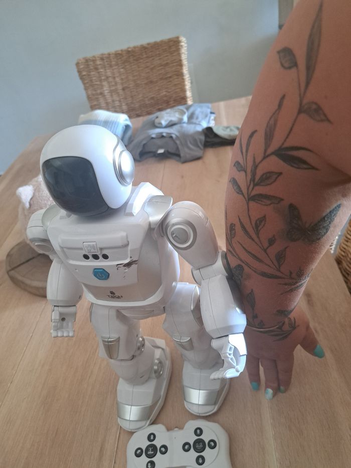 Robot télécommande - photo numéro 2