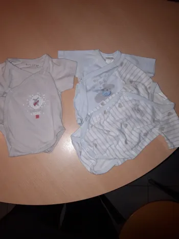 Lot de 3 bodies 1 mois