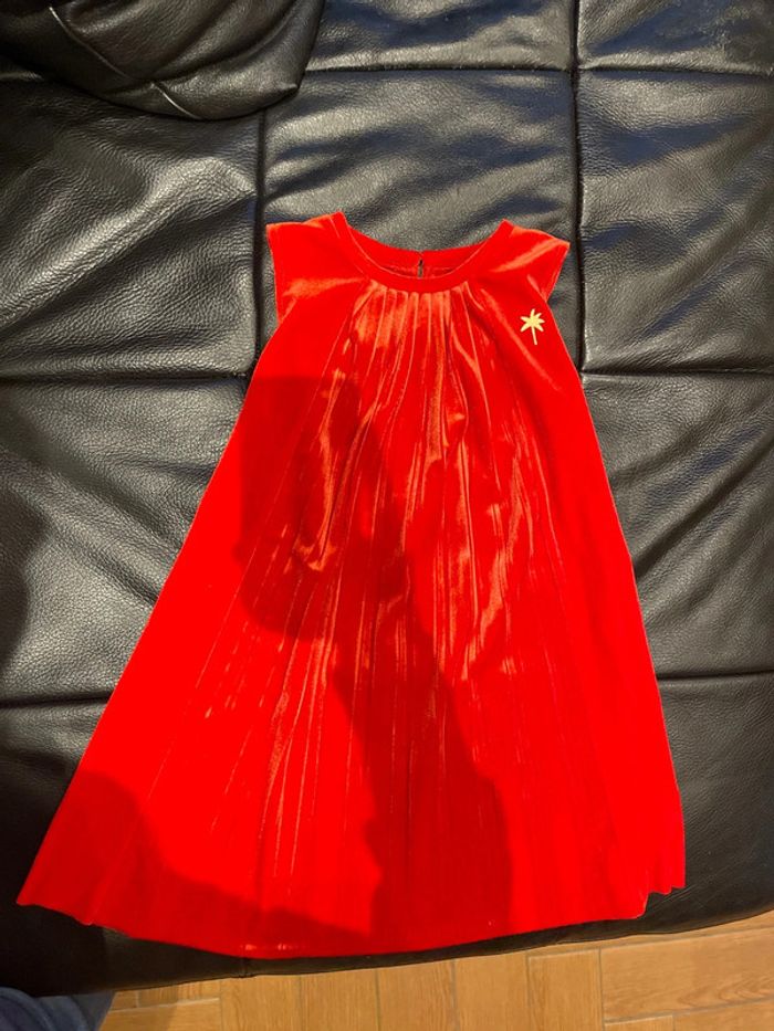 Robe rouge en velours