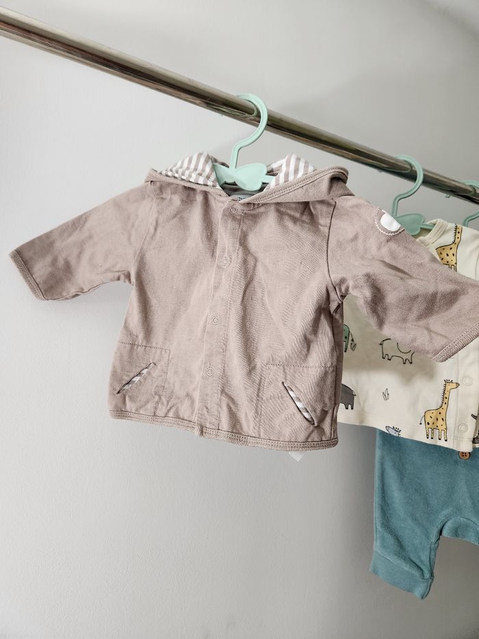 Lot garçon 1 mois , ensembles, pyjama, veste – Très bon état - photo numéro 3