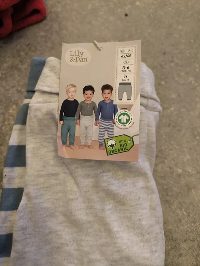 Lot pantalons 3-6 mois - photo numéro 2