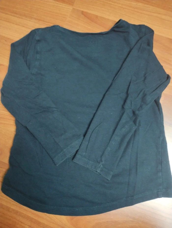 Maillot manches longues taille 6 ans (115-119 cm) Kiabi en très bon état - photo numéro 2