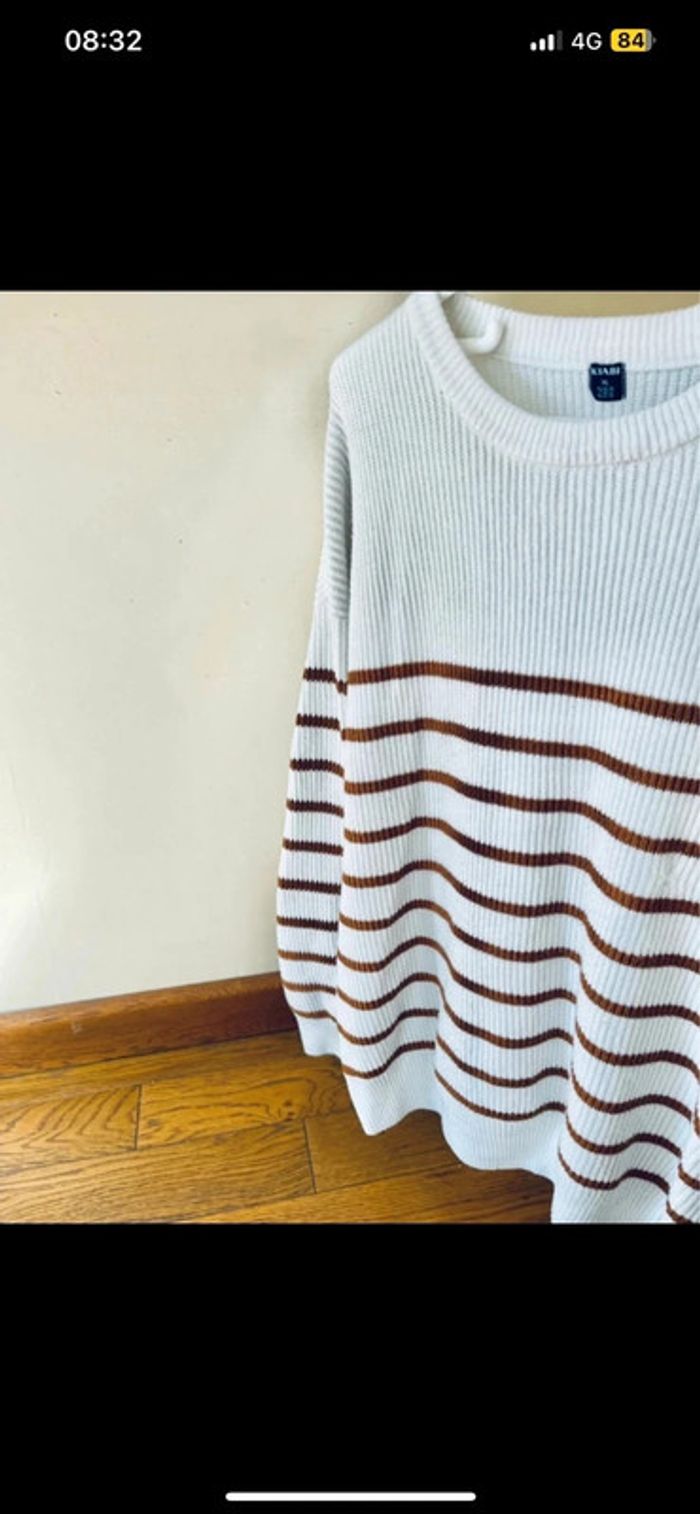 Pull kiabi taille XL marinière blanche à rayure marron col rond - photo numéro 4