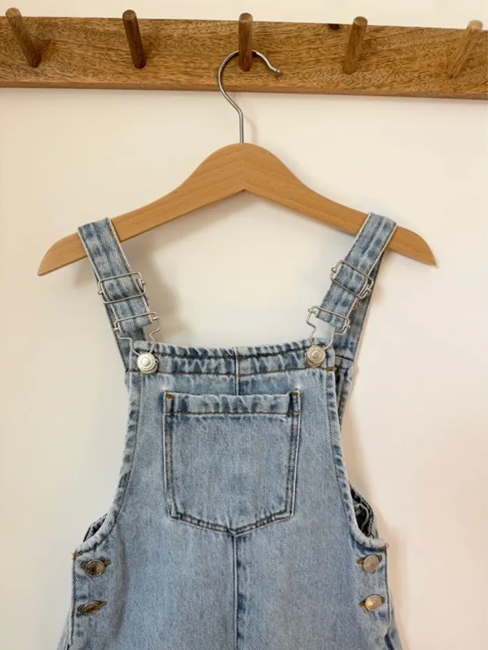 Salopette en jean à cœurs Zara - photo numéro 2