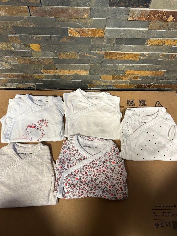 Lot de 5 bodies 💟 - photo numéro 2