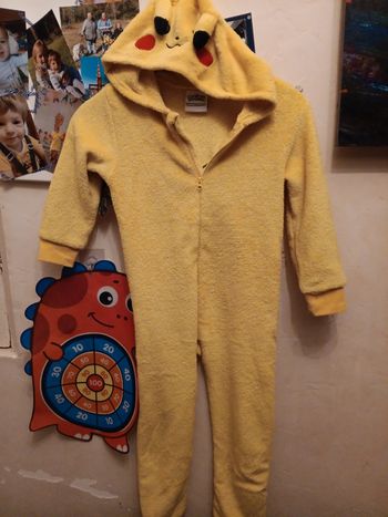 Combinaison pikachu t.6ans pas de vinted go