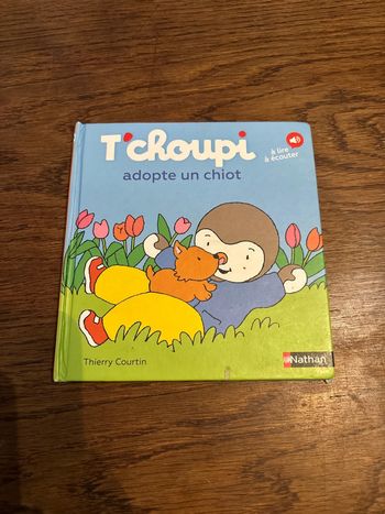 Livre T’choupi adopte un chien