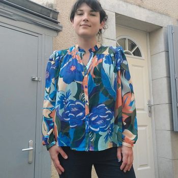 Magnifique blouse neuve pour taille L