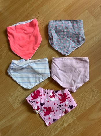 Lot 5 bavoirs bandana