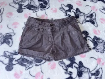 Short fille