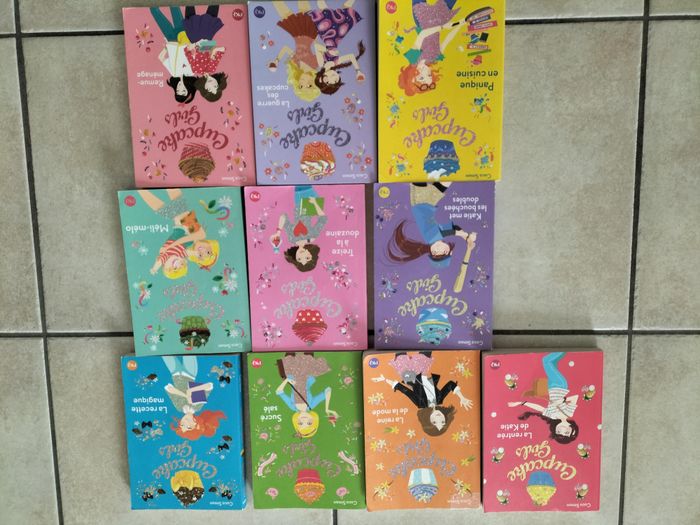 Lot de livres : Cupcake girls - Tomes 1 à 10 - Coco Simons - photo numéro 2
