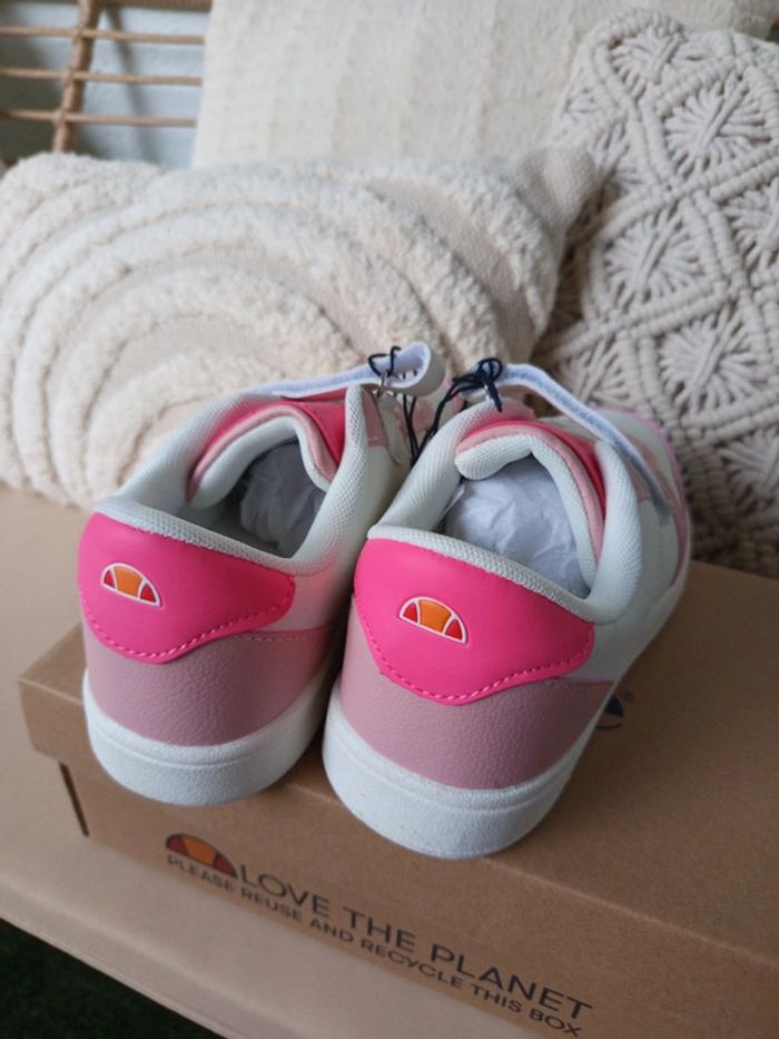 Paire de baskets / sneakers à scratch Ellesse pointure 35 neuves avec étiquettes - photo numéro 9