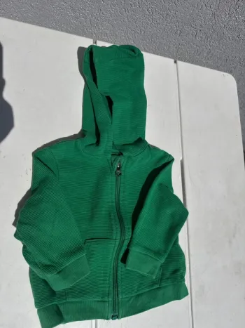 Gilet vert taille 6 mois