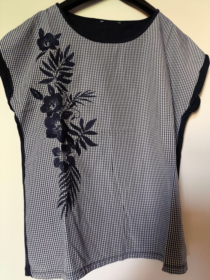 2 tee shirt femme taille M - 1.50 € l'un - photo numéro 3