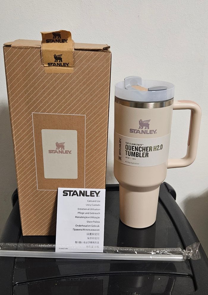 Tasse isotherme Stanley Quencher 1,18L kaki