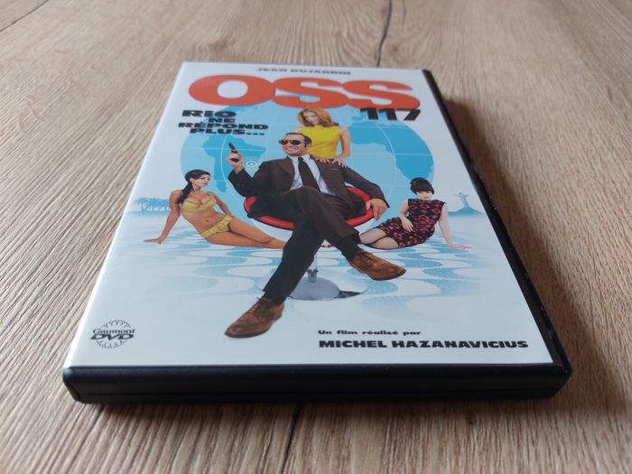 DVD "OSS 117 Rio ne répond plus" Jean Dujardin Louise Monot - photo numéro 4