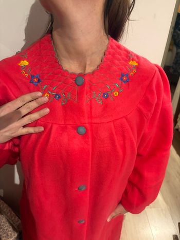 Robe de chambre rose à fleurs