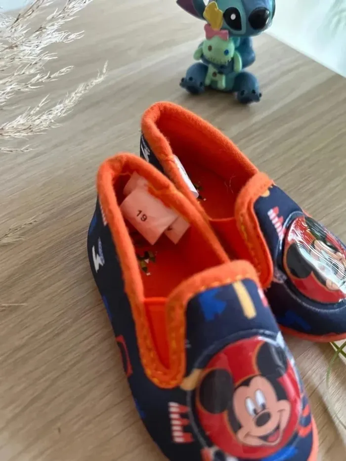Chausson souple Disney Mickey taille 19 - photo numéro 4