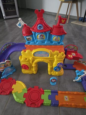 Circuit Disneyland tut tut bolides