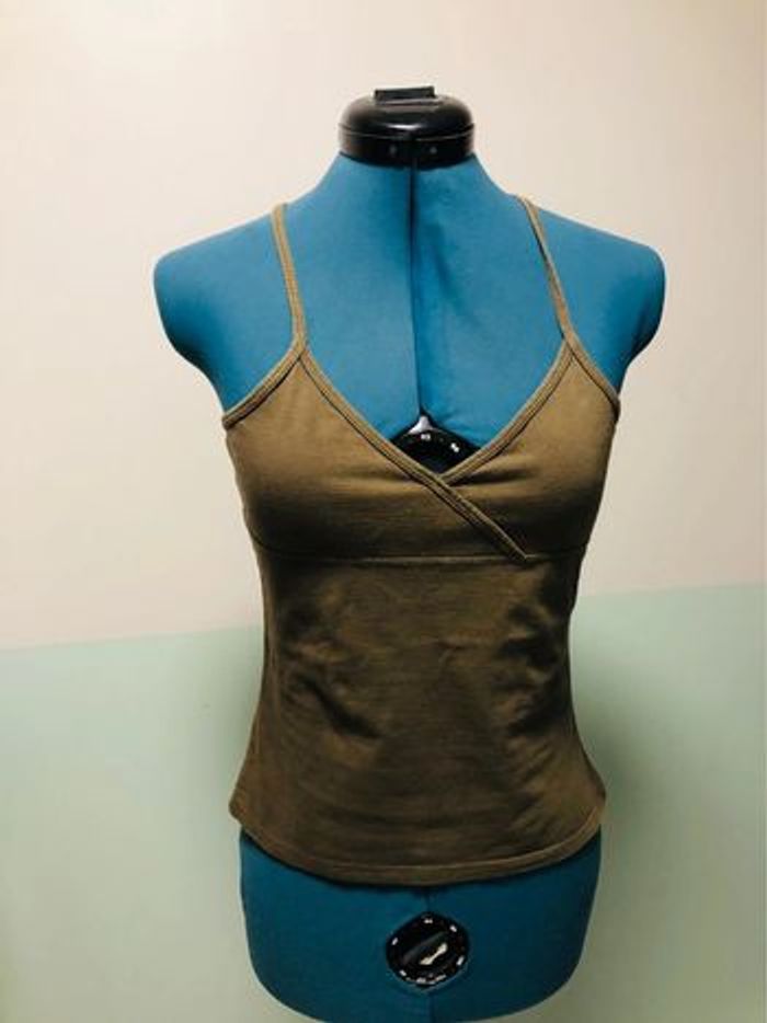 Débardeur kaki dos nu top haut attache dans le cou - photo numéro 2