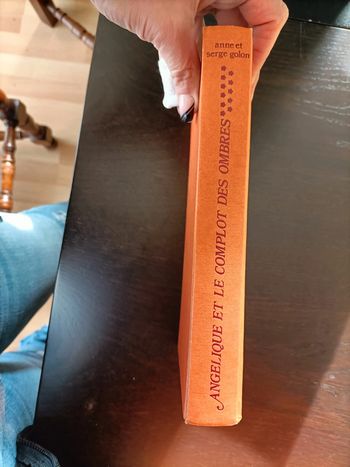 Angélique et le complot des ombres