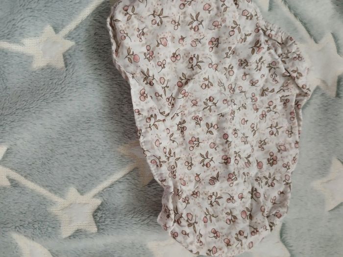 Lot de vêtements 12 mois (7 pièces) - photo numéro 2