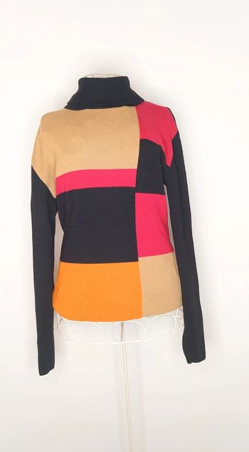 Pull col roulé à rectangle