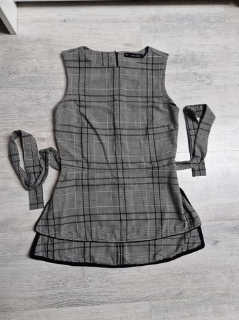 Top Zara neuf XS noir gris et blanc à carreaux