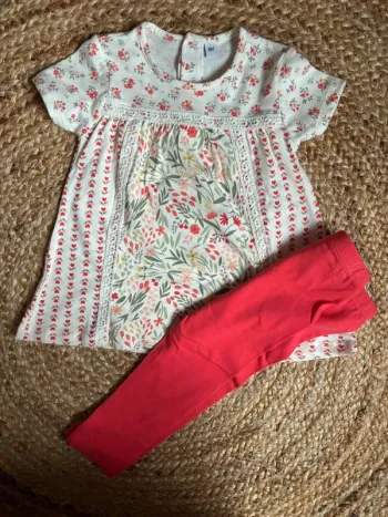 Tenue ensemble 2 pieces 18 mois neuf tunique fleurie et legging