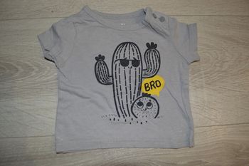 Tee shirt manches courtes Kiabi 1 mois