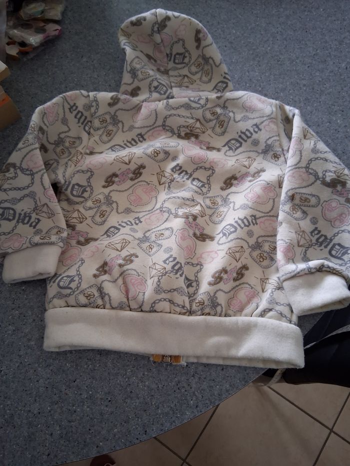 Veste capuches beige imprimé " T - 4 ans" - photo numéro 2