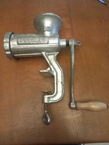 Hachoir à viande manuel